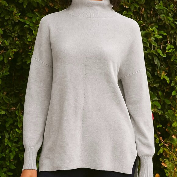 Banana Republic Outlet Turtleneck Sweater Hi-Lo Side Slits Size Medium - Picture 1 of 11